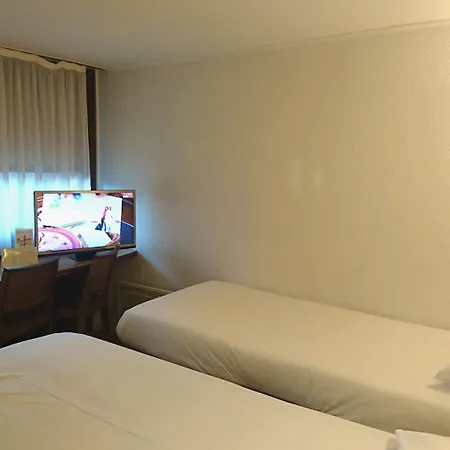 钟楼斯塔伯格伊吉奇杰斯坡谢姆酒店