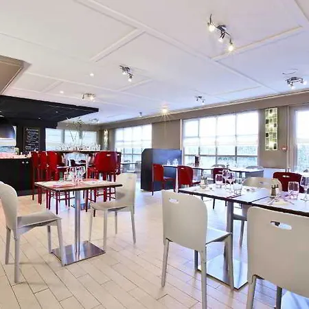 ホテル Campanile Nature - Strasbourg Sud 3*